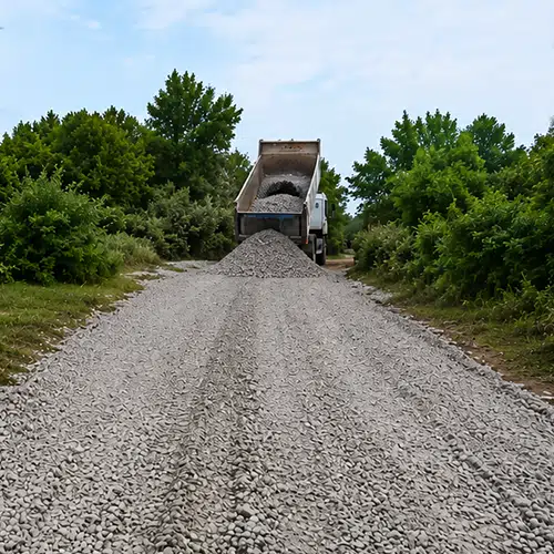 Izrada novog krova porodične kuće u Novom Sadu | preduzimac.co.rs Postavljanje crepa na krov porodične kuće, izrada novog krova.